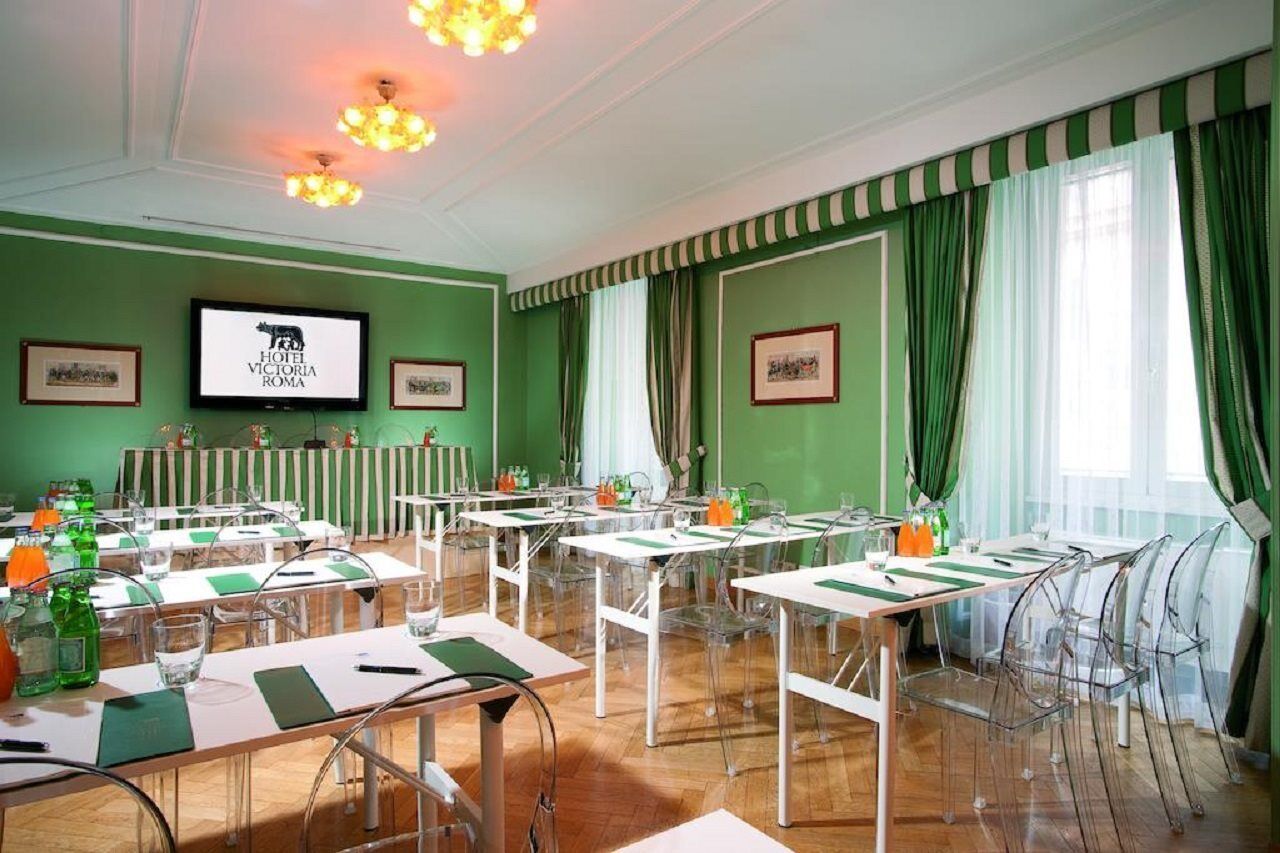 Victoria Hotel 4*